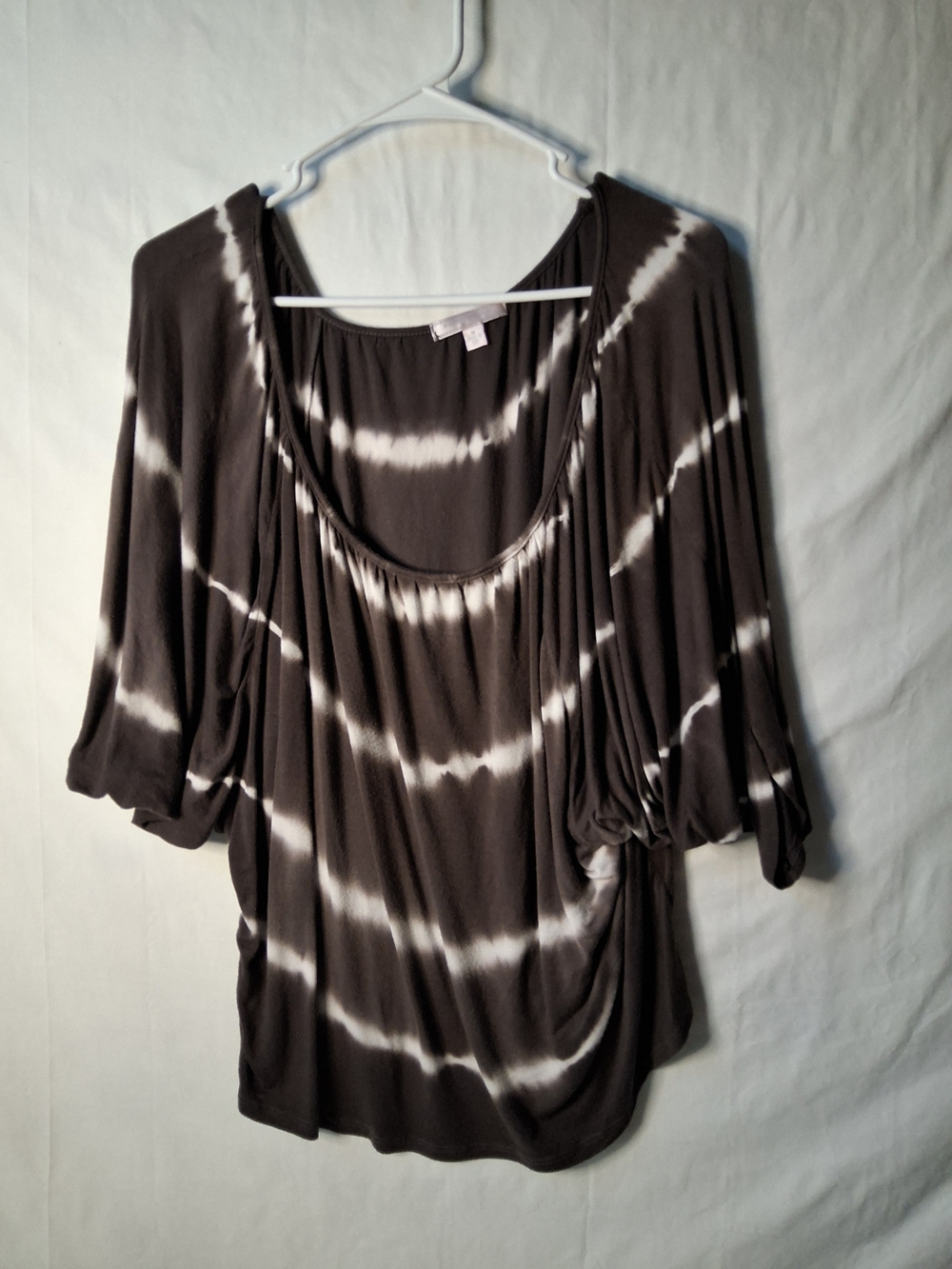 Romeo & Juliet Couture Brown and White Tie-Dye‎ Scoop Neck Blouse